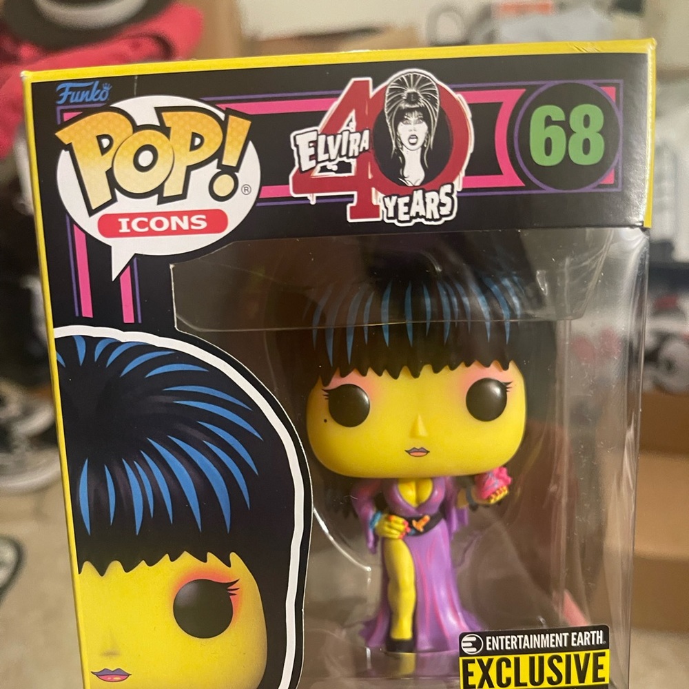 Elvira Funko Pop